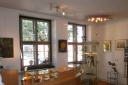 Schmuck und Malerei vereint